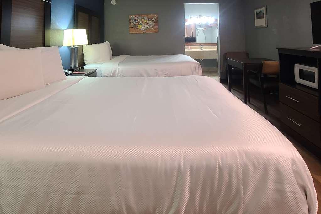 Econo Lodge Forest City Room photo